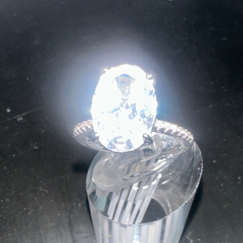 Fashion Jewelry Silver Ring Size 8 - Picture 4 of 9